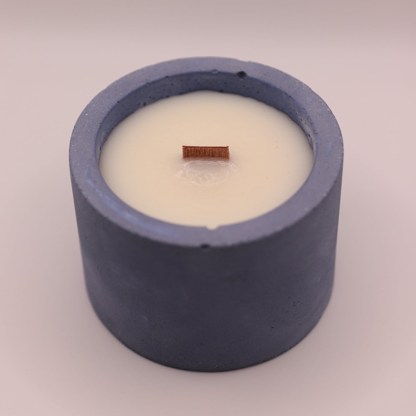 cute & minimal candle 2